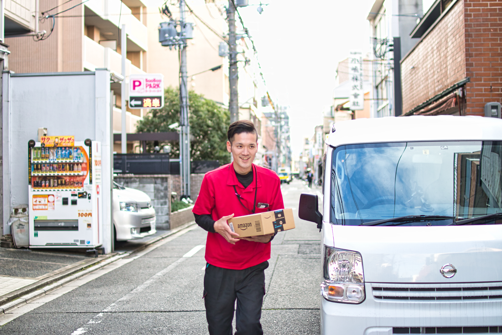 女性ドライバーも多数活躍、軽貨物運送のDASH EX